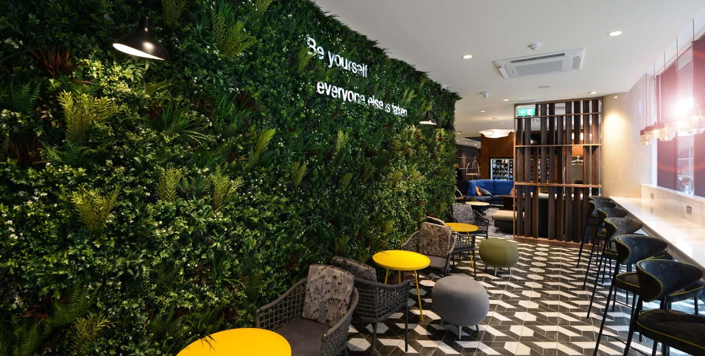 Travelodge-Plus-Dublin-City-Centre-Bar-14