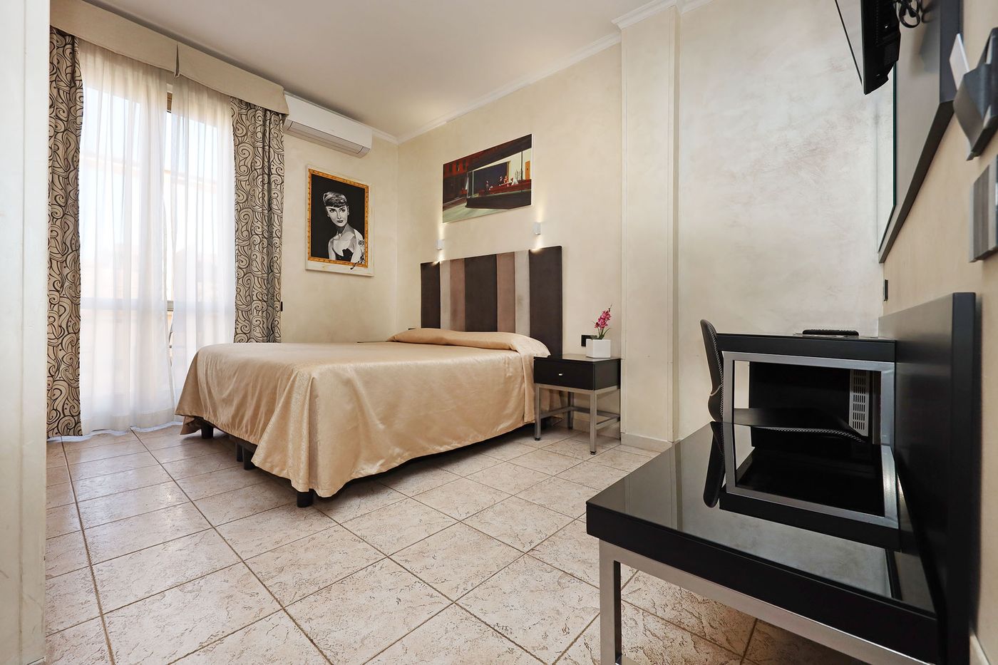 Rimini-Hotel-Room-17