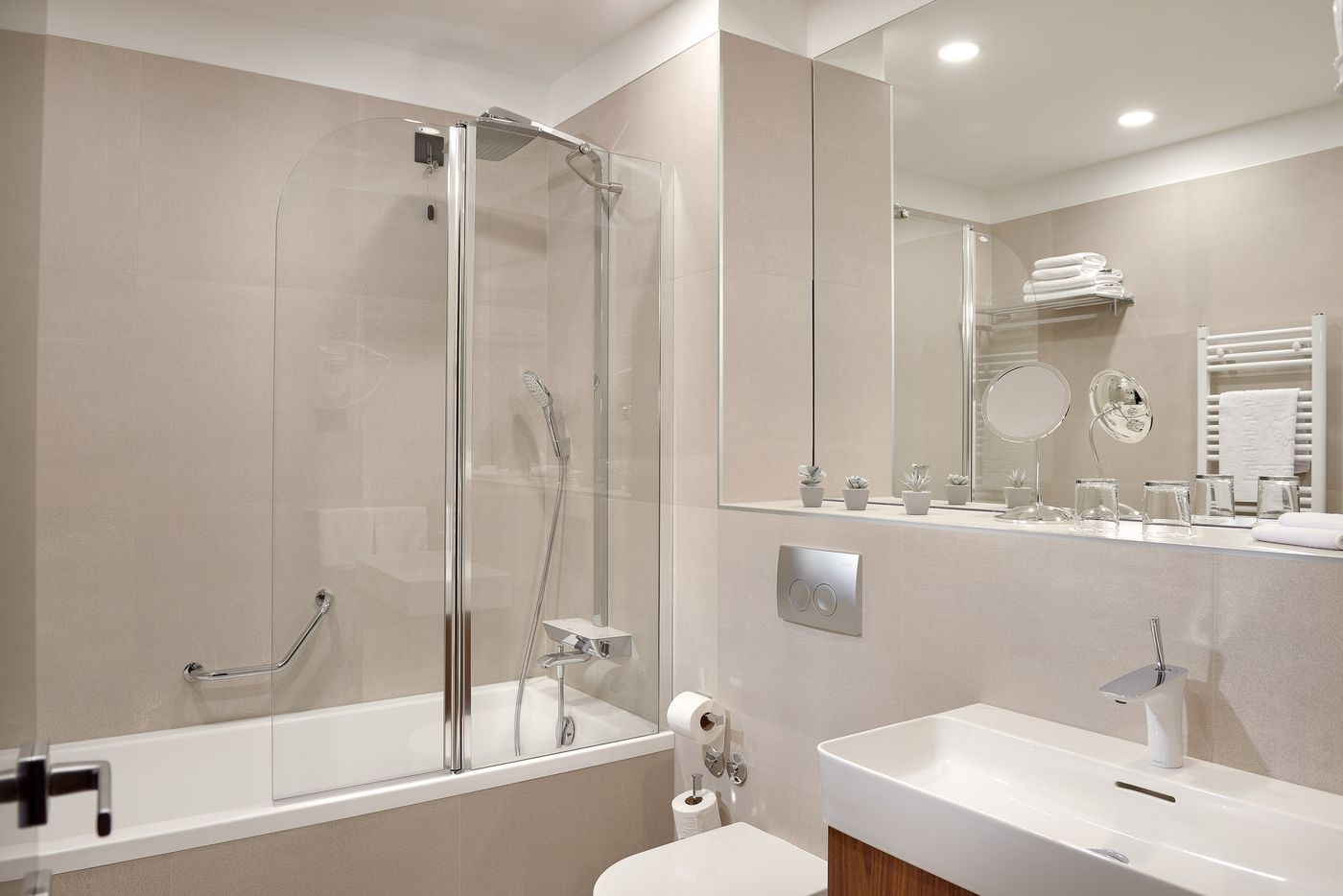 Sia-Split-Hotel-Room-13