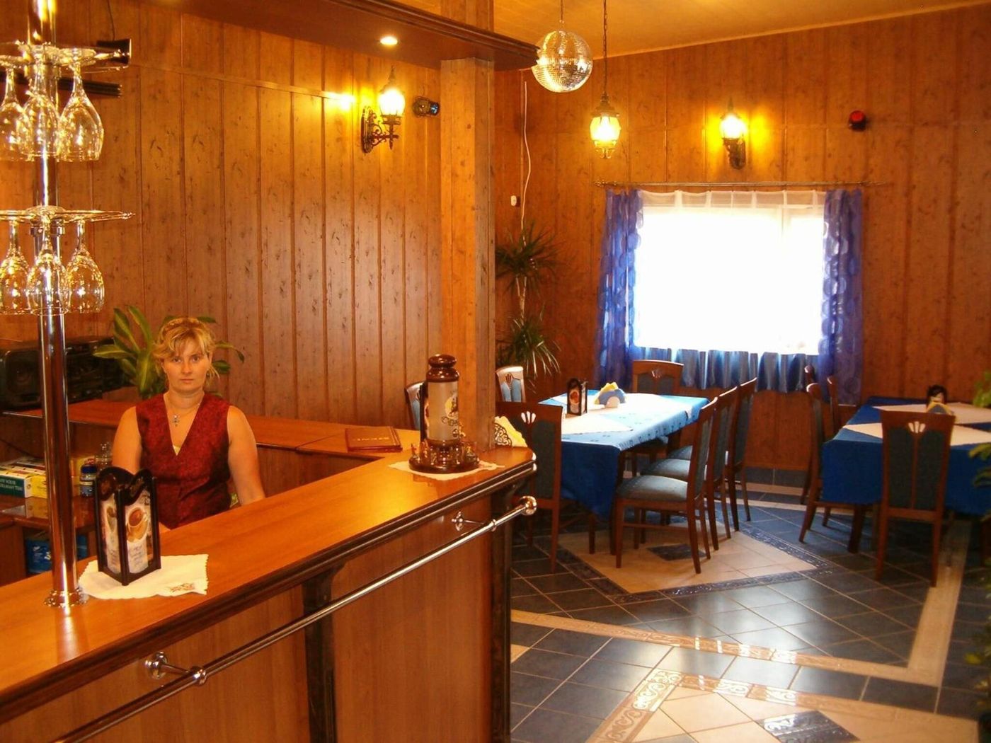 Daisy-Superior-Restaurant-7