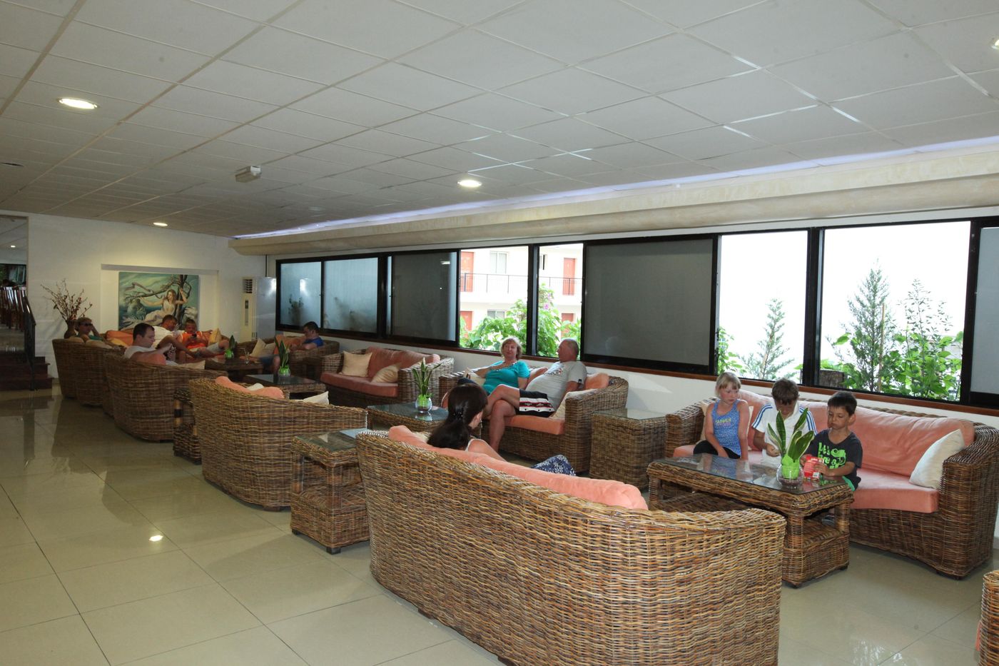 Veronica-Hotel-Lobby-35