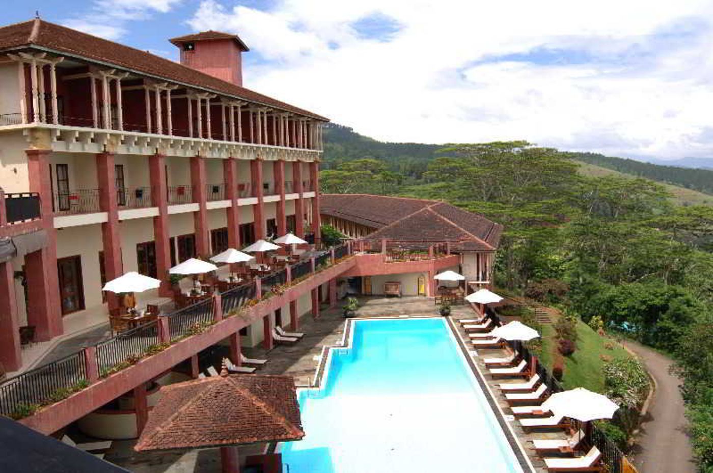 Amaya-Hills-Kandy-Pool-4