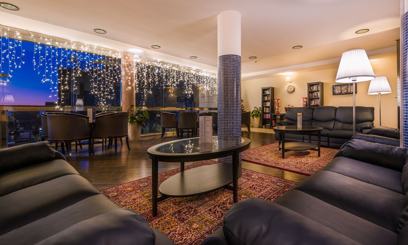 Panoramica-Heights-Lobby-25