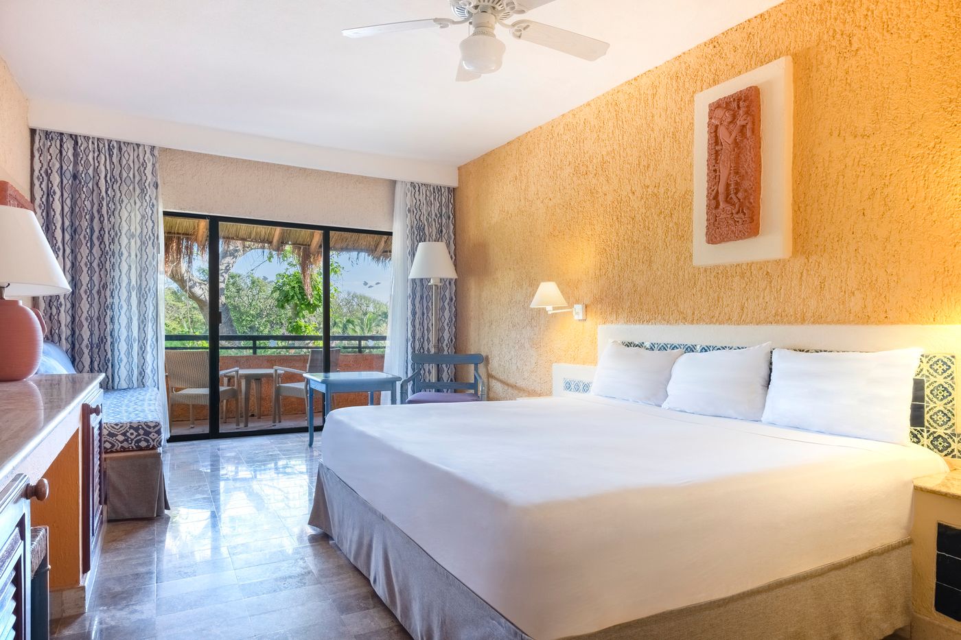 Iberostar-Waves-Tucan-Room-16