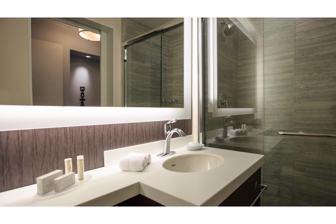 Courtyard-Boston-Downtown-Room-43