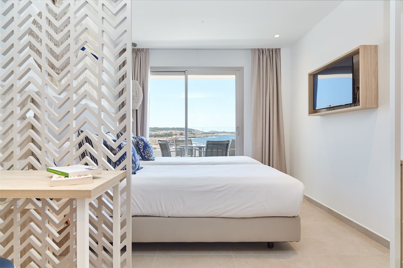 Marina-Palace-Prestige-by-Intercorp-Hotel-Group-Room-26