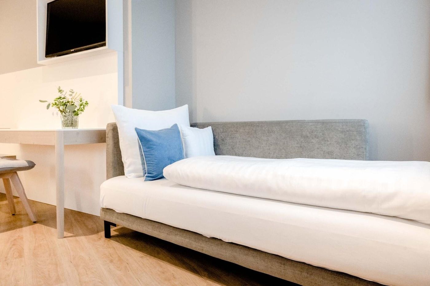 On Top Hotel - Germany - Frankfurt - Room - 6