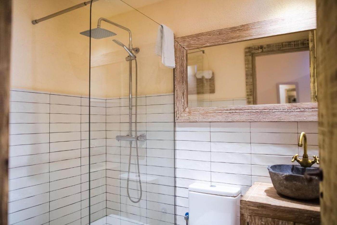 La Bodega Suites-Spain-L'Hospitalet de Llobregat-Room-5