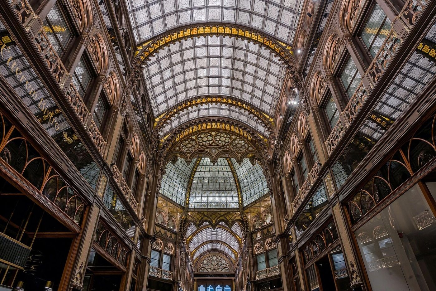 P-risi-Udvar-Hotel-Budapest--part-of-Hyatt-Lobby-51