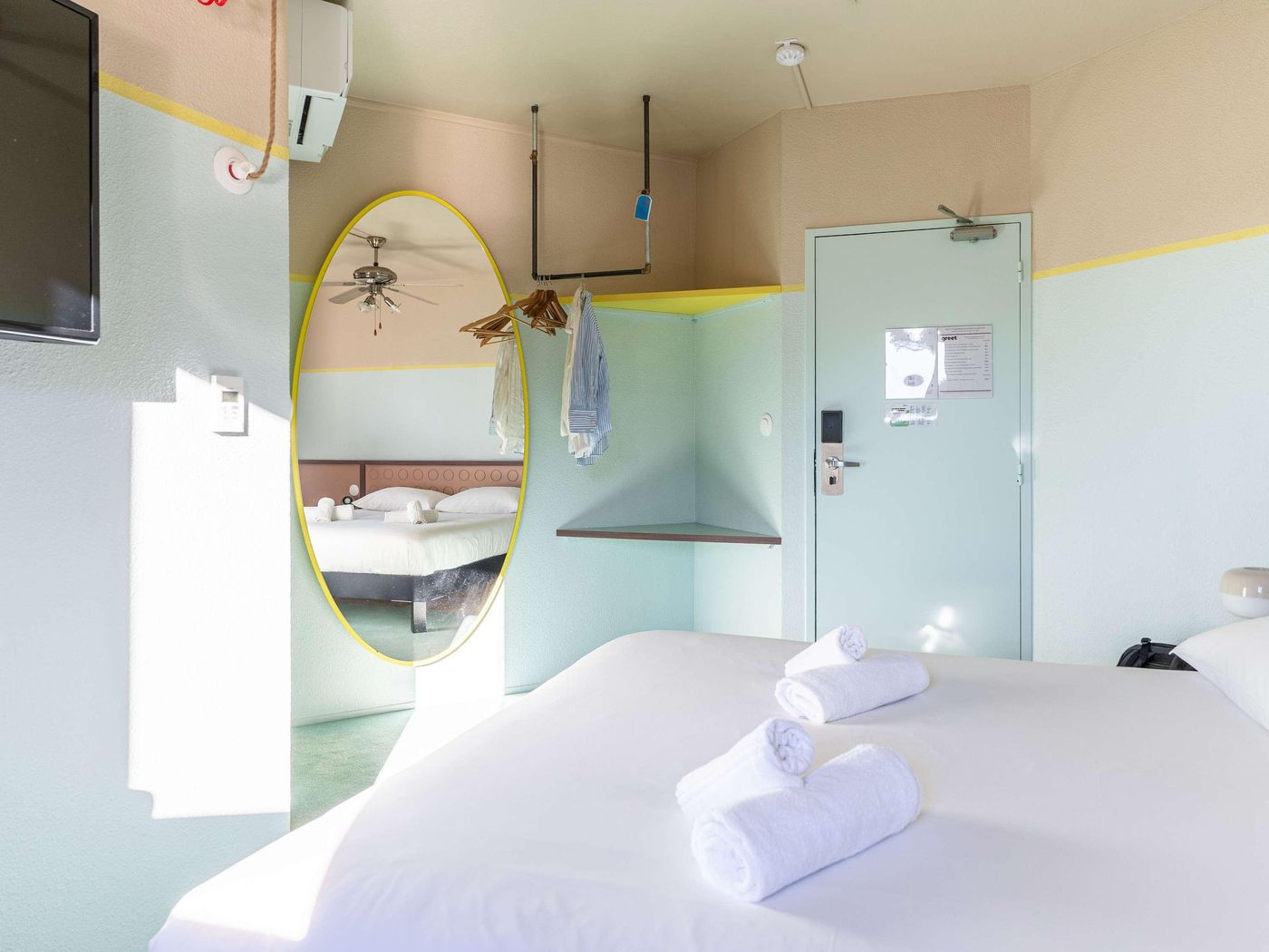 Greet Hotel Pont Du Gard Route D'Avignon-France-Estezargues-General view-3