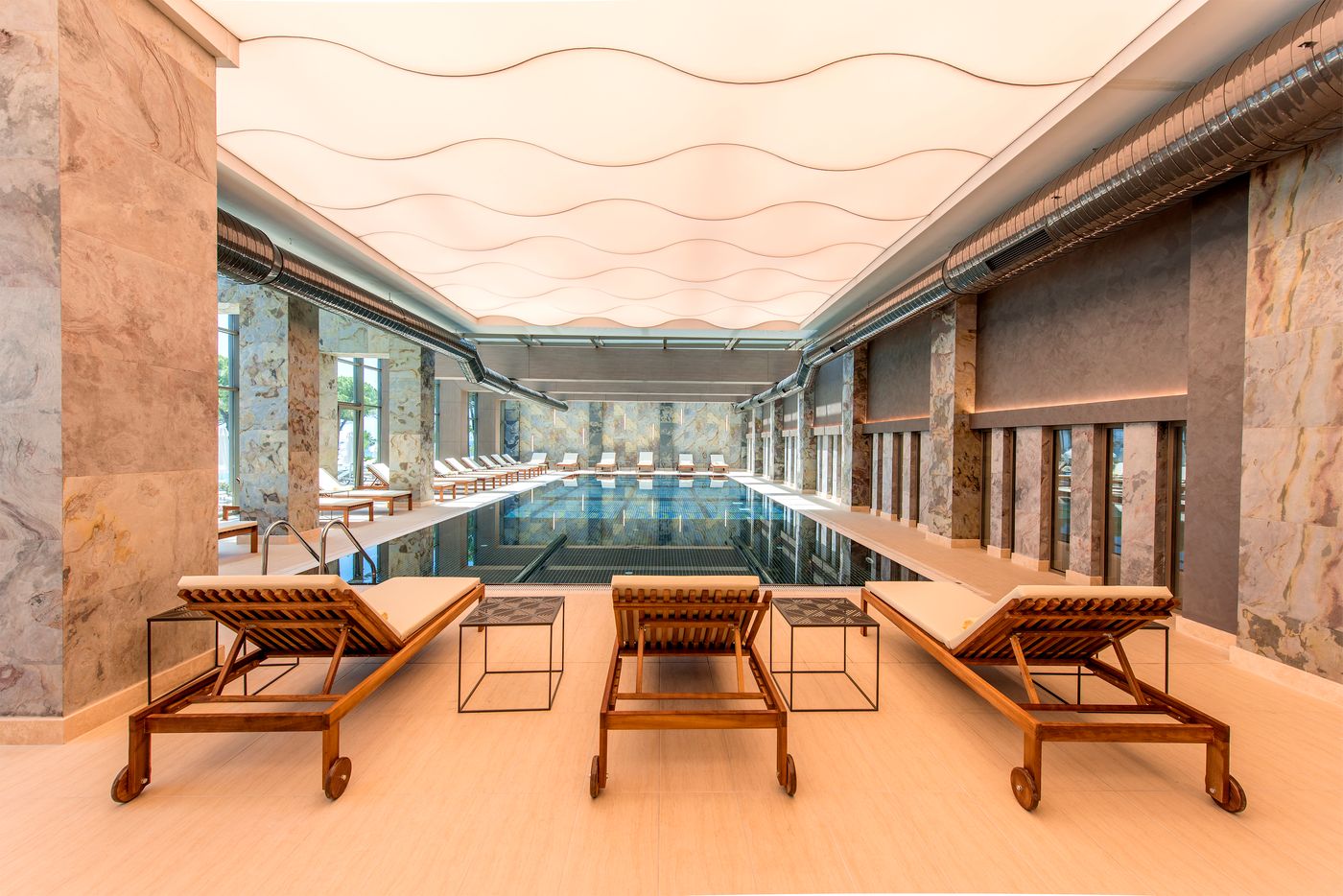 Acanthus Cennet Barut Collection