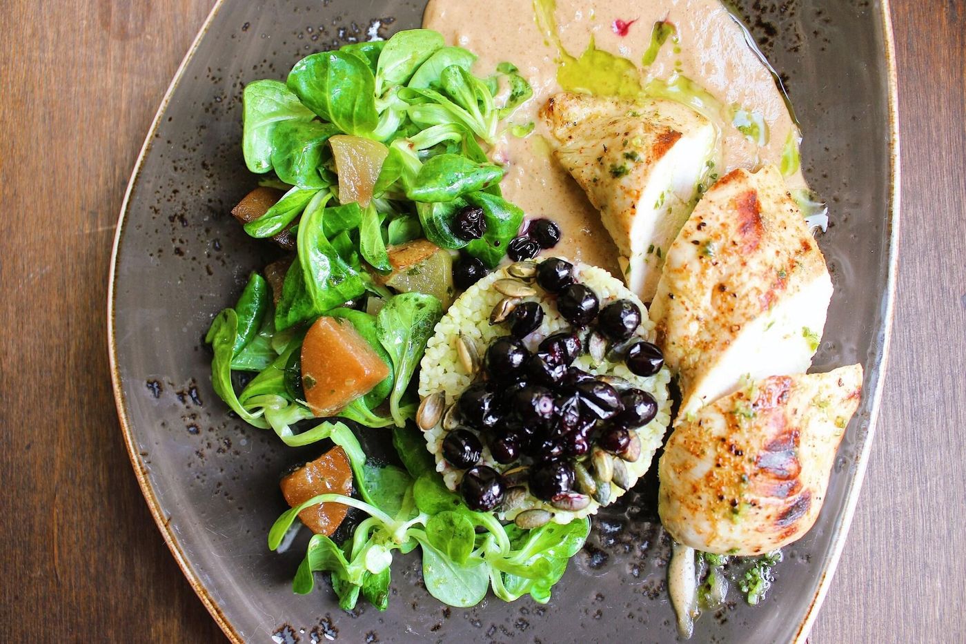 Meriton-Old-Town-Garden-Restaurant-36