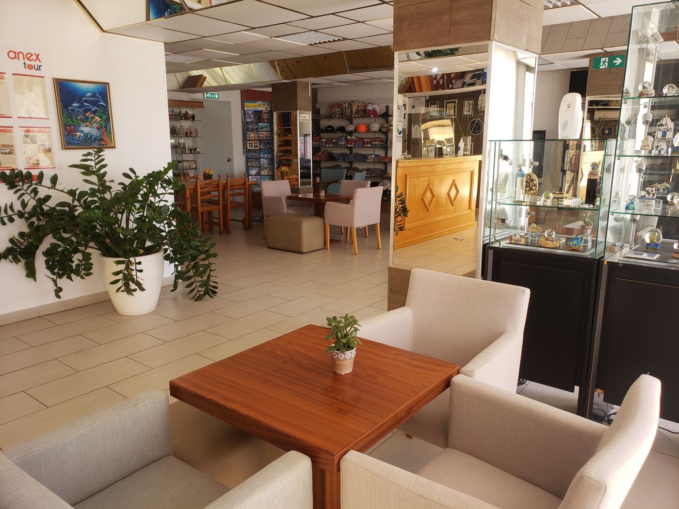 Napa-Prince-Apartments-Lobby-25