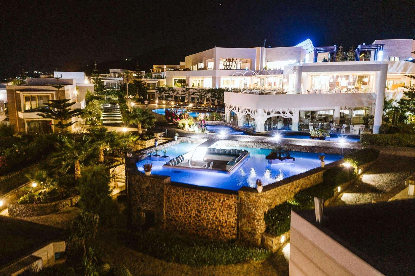 The-Royal-Blue-Pool-13