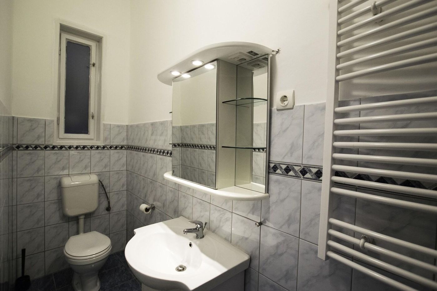 Baroque-Hostel-Budapest-Room-54