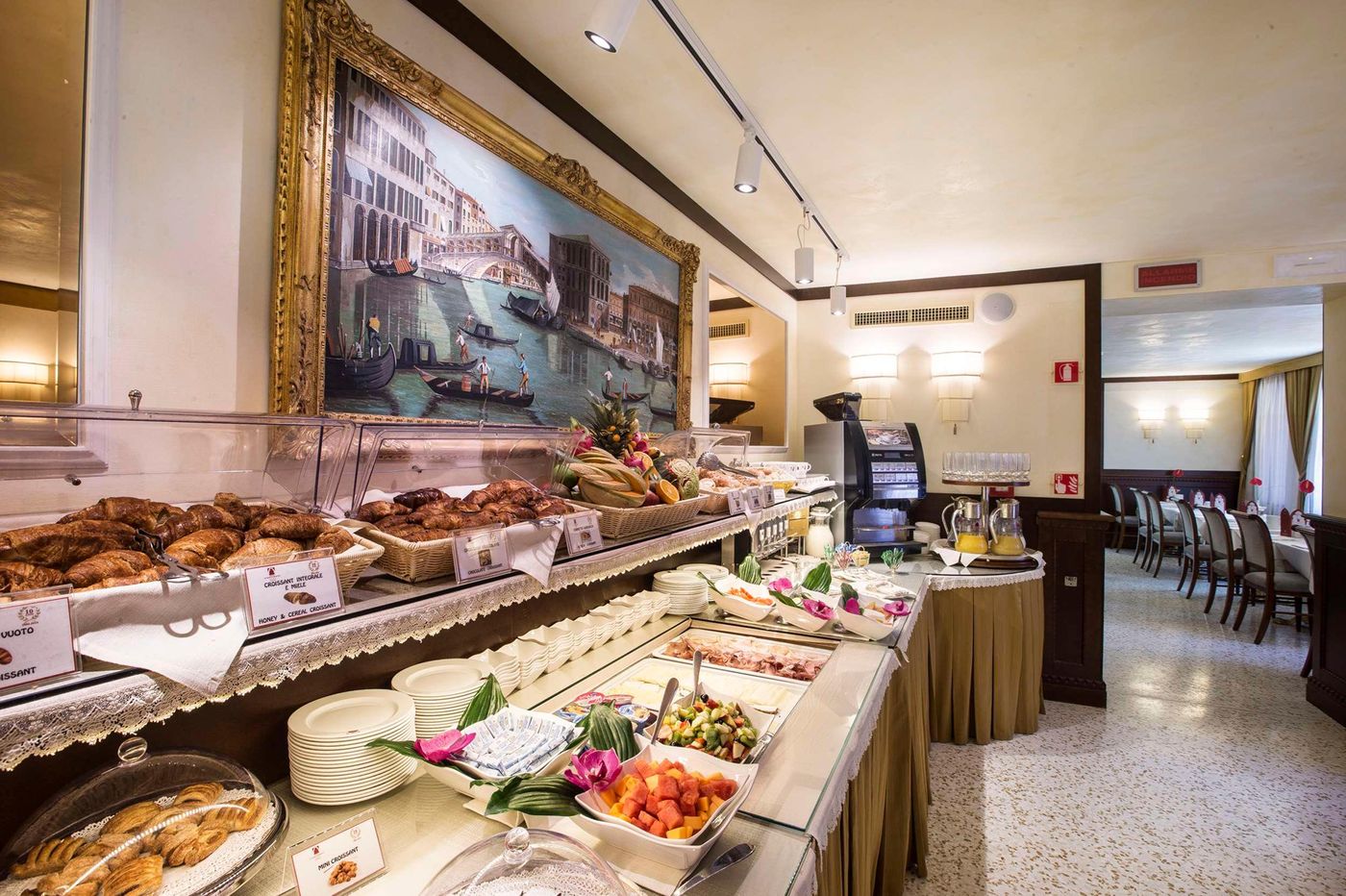 Ai-Mori-d-Oriente-Restaurant-38