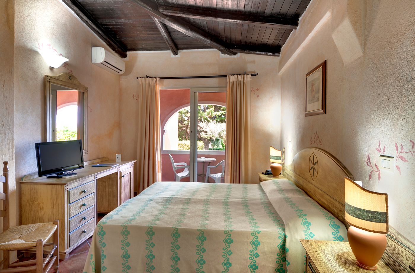 Colonna-Beach-Hotel---Residence-Room-17