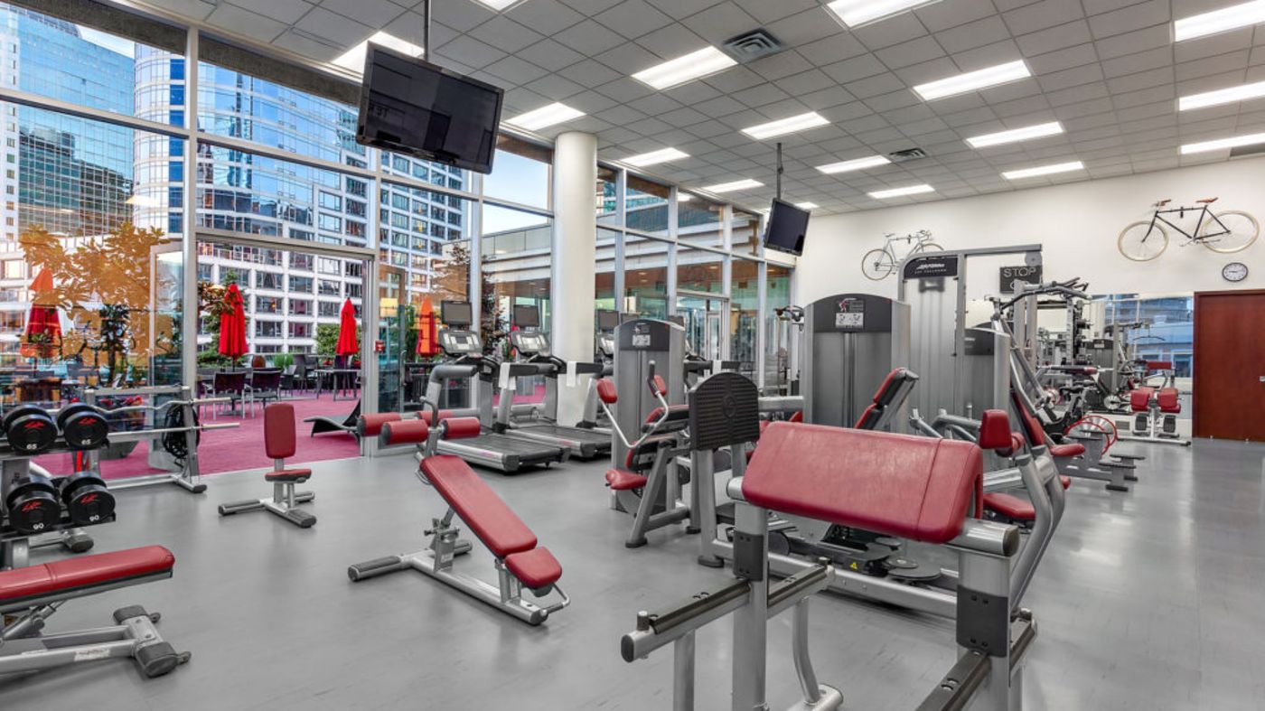 Auberge-Vancouver-Hotel-Sports-and-Entertainment-15