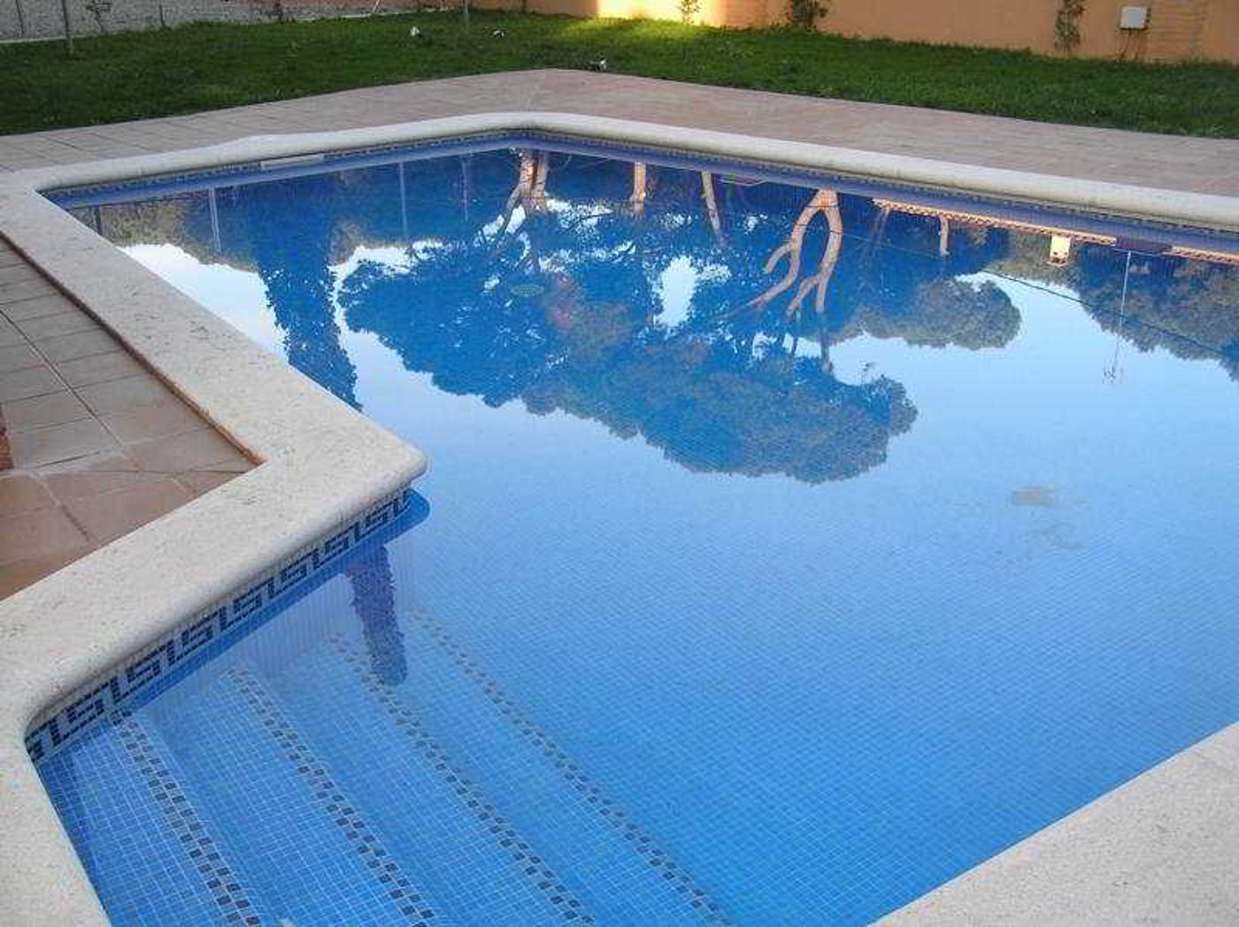 Bardon-Golden-Coast-Aparthotel-Pool-2