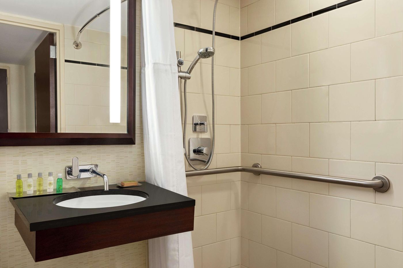 DoubleTree-by-Hilton-New-York-Downtown-Room-26