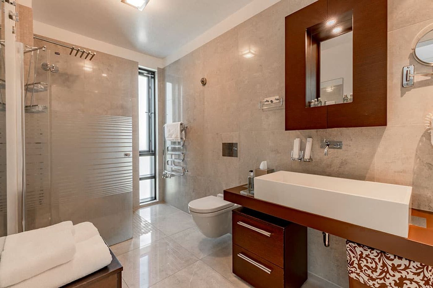 Black Pearl Luxury Apartments