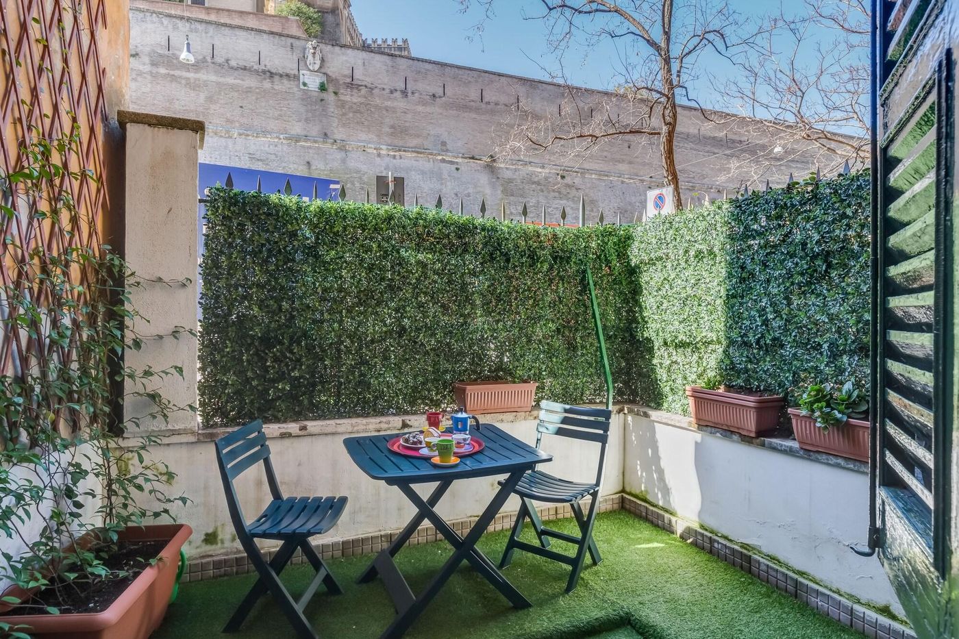 Allegra-s-House-Room-26