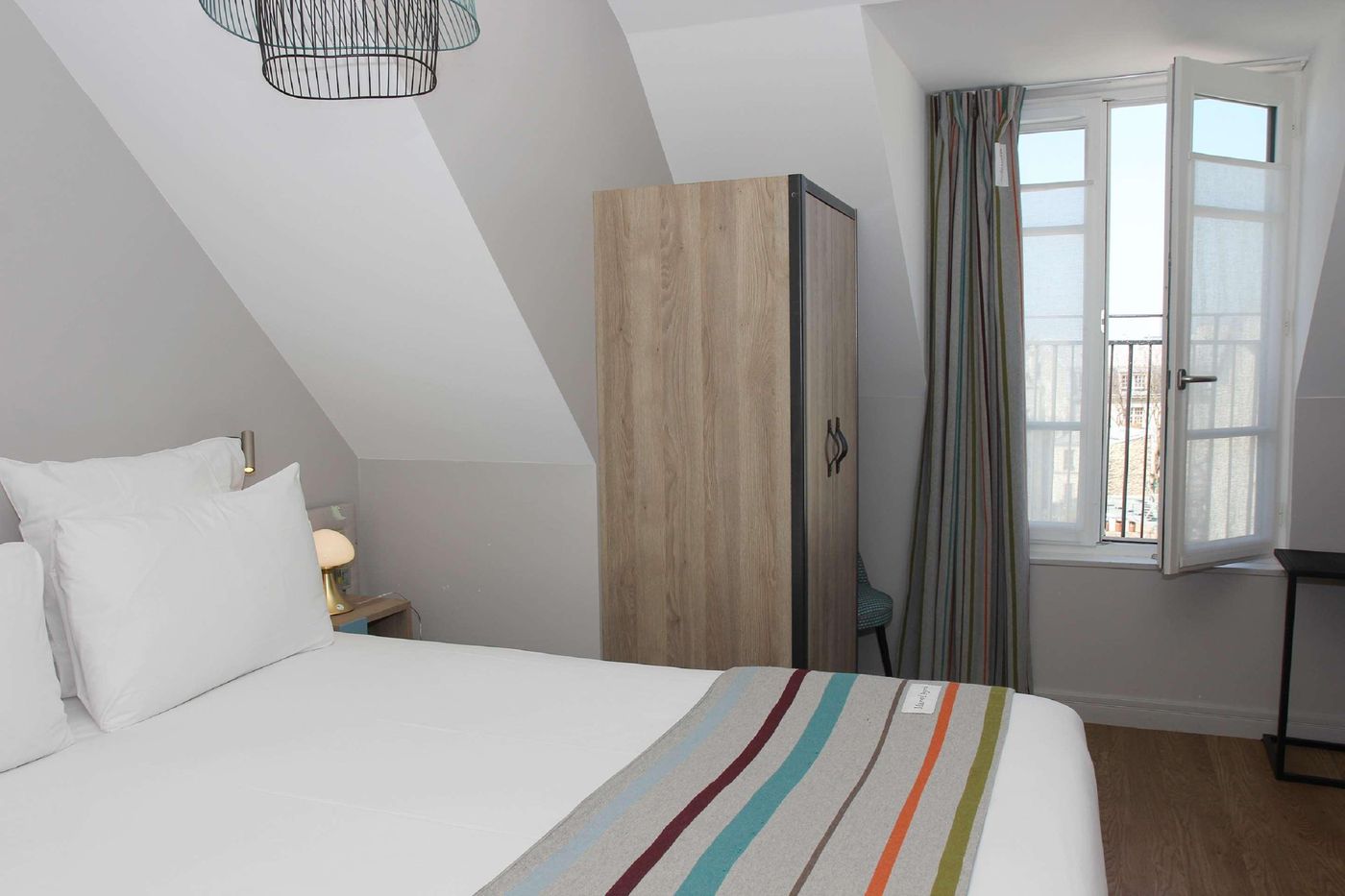 Hotel-Litteraire-Marcel-Ayme--BW-Premier-Collectio-Room-22