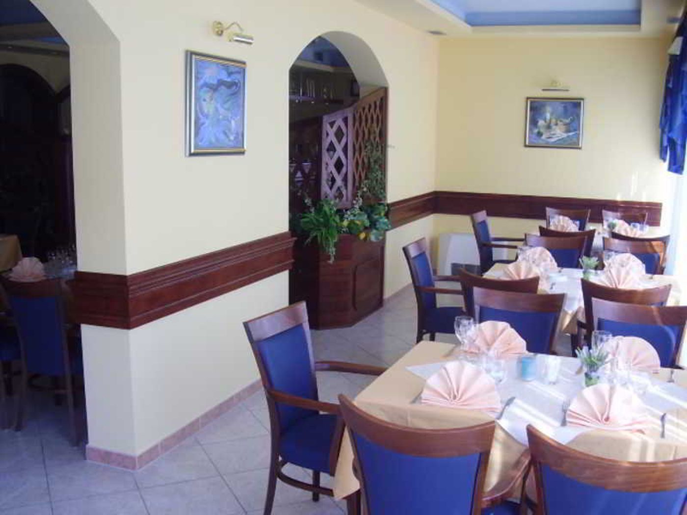Adria-Restaurant-33
