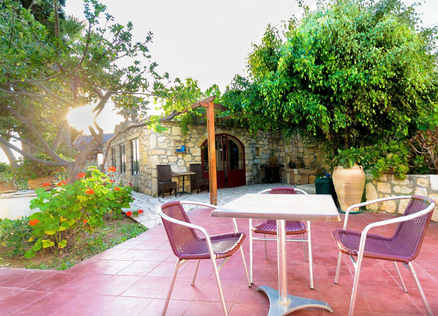 Classic-Apartments-Room-7