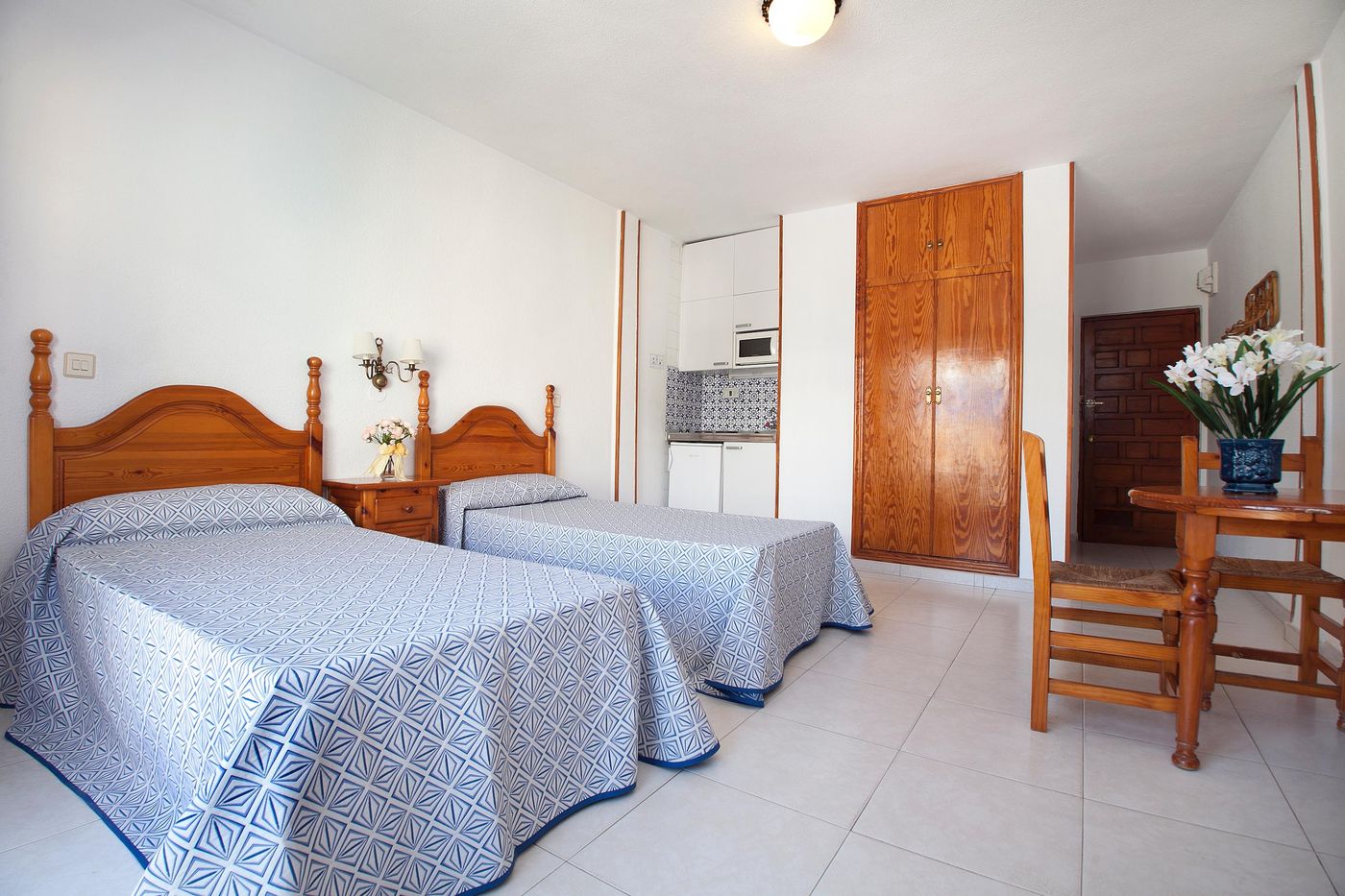 Apartamentos-Ribera-Room-11