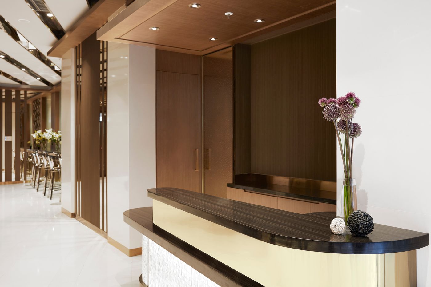 Le-Petit-Rosedale-Hotel-Hong-Kong-Lobby-2