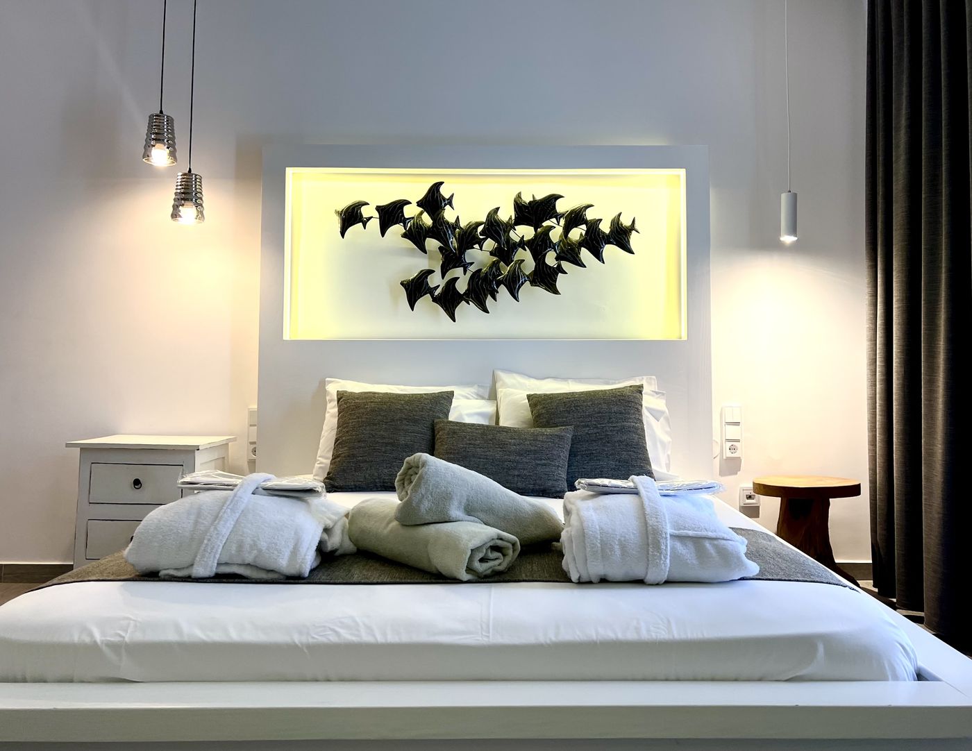 Bruskos-Hotel-and-Suites-Room-24