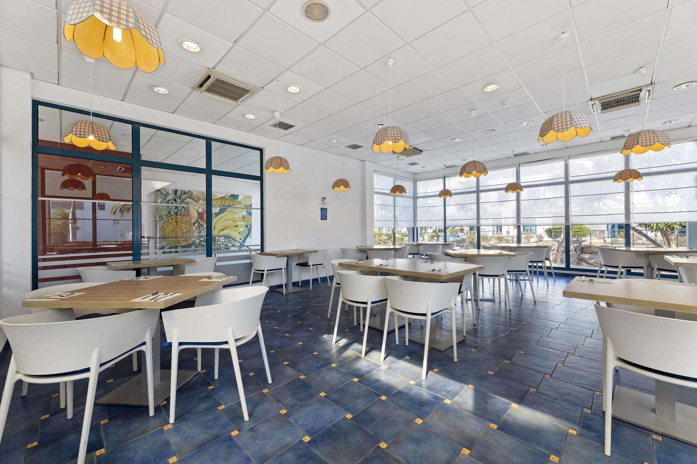 THB-Tropical-Island-Restaurant-40