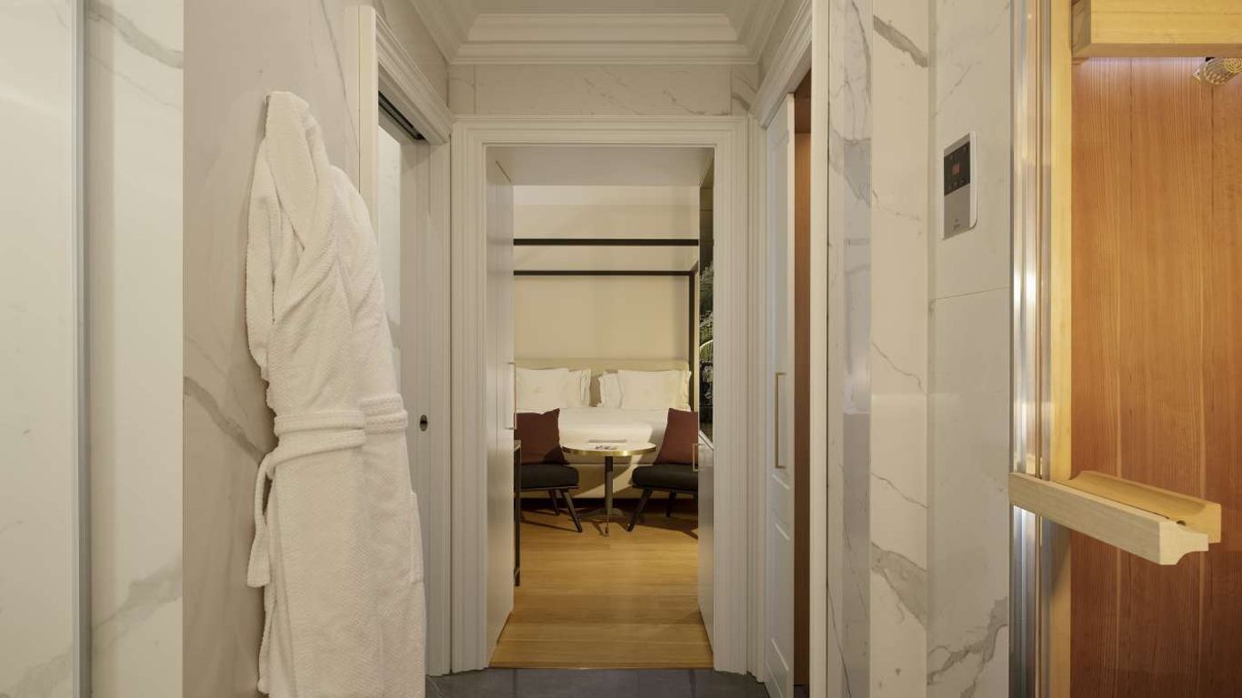 Elizabeth-Unique-Hotel-Room-49