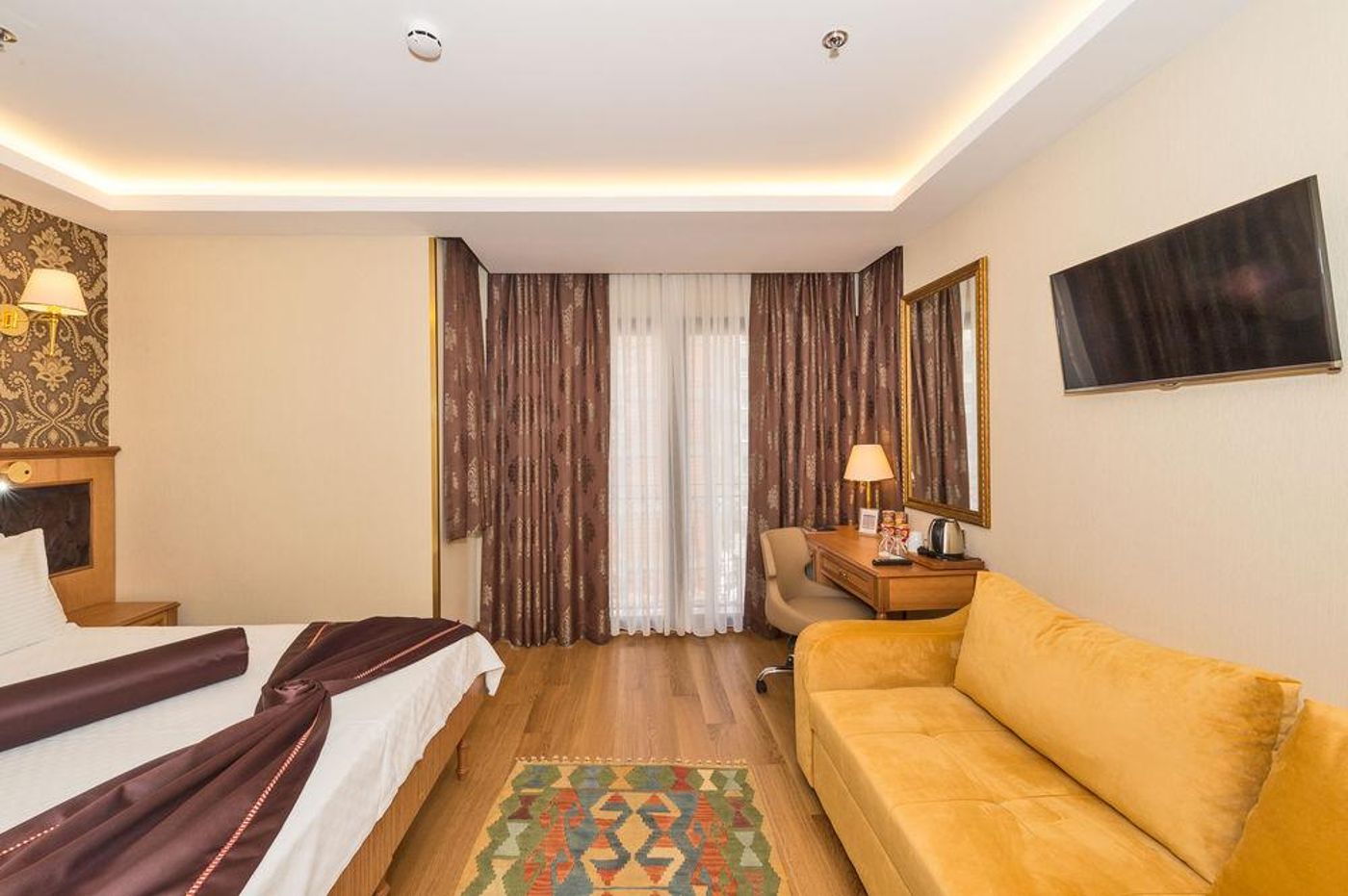 Aprilis-Gold-Hotel-Room-35