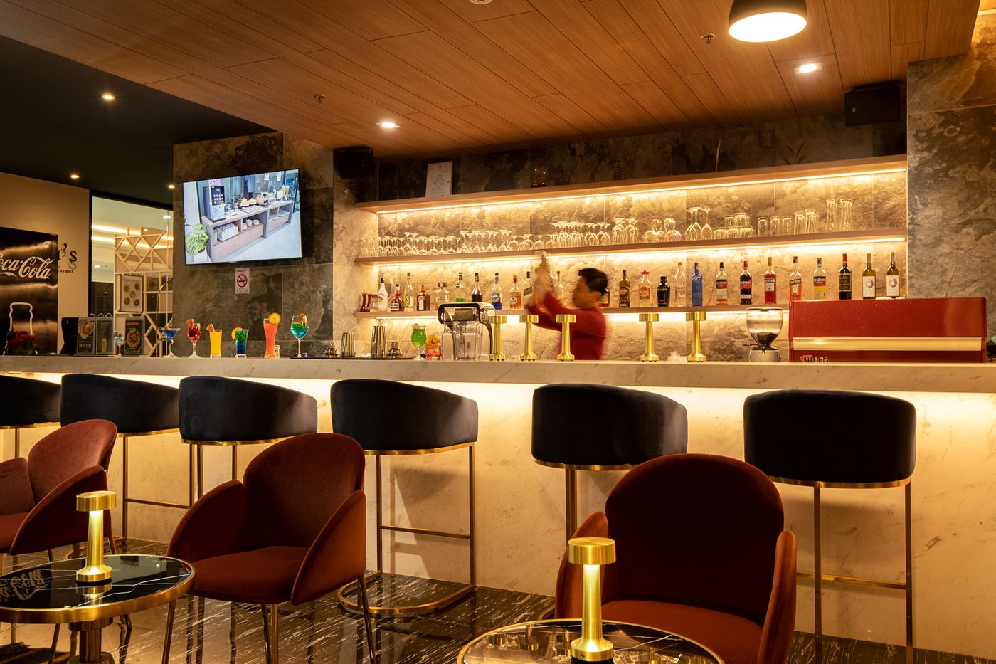 Thaya-Hotel-Bangkok-Bar-12