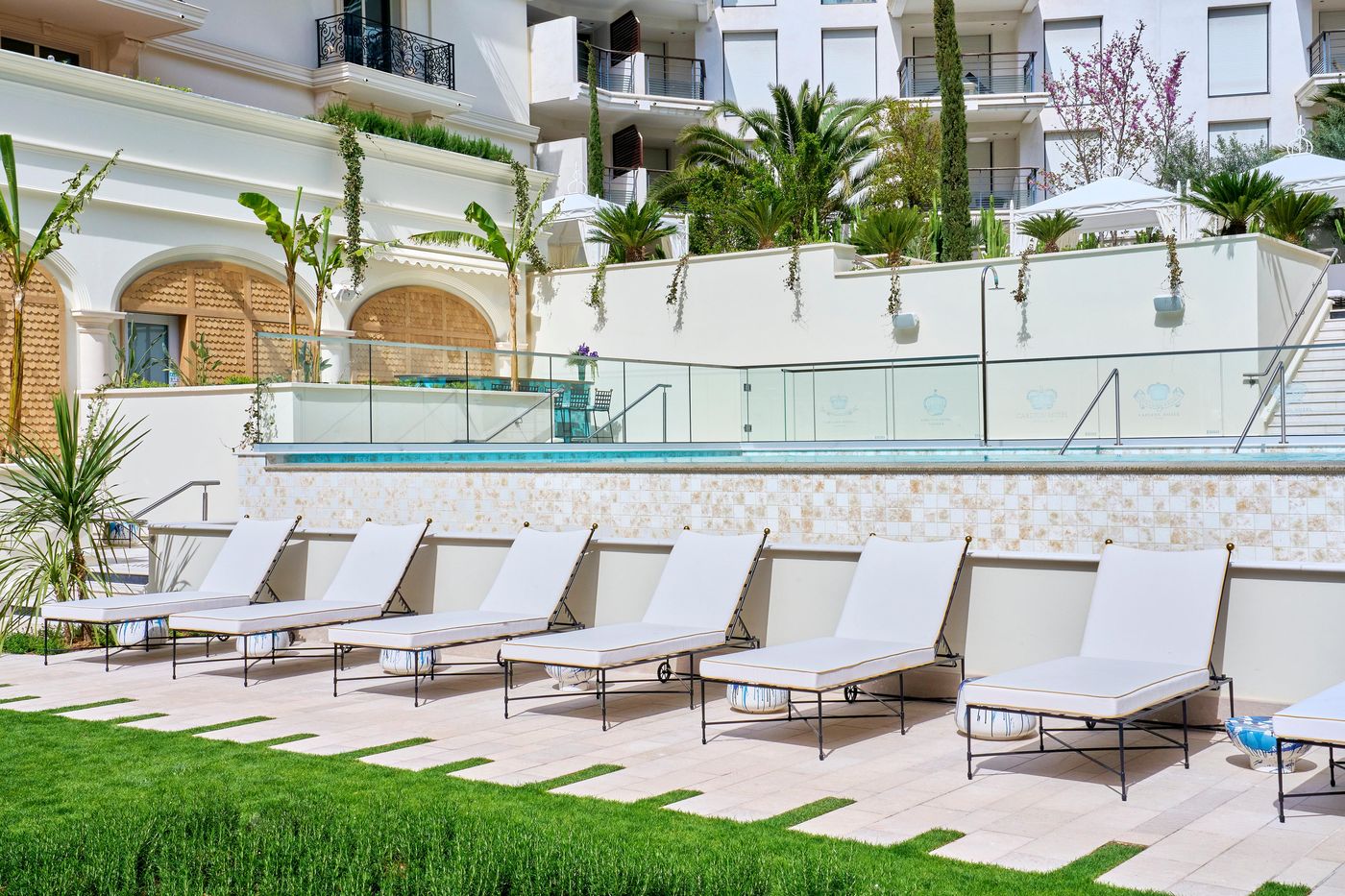 Regent-Carlton-Cannes-Pool-6