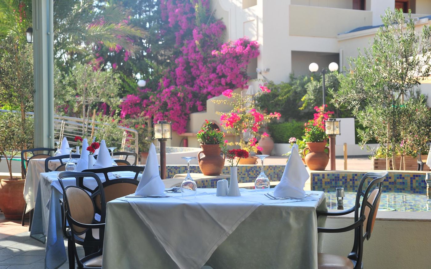 Hydramis Palace Beach Resort