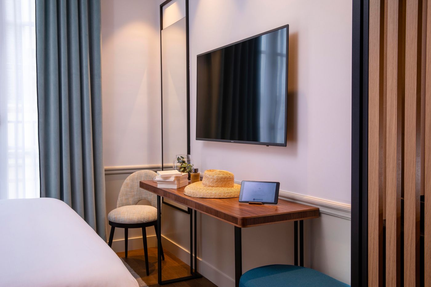 Victoria-Palace-Room-9