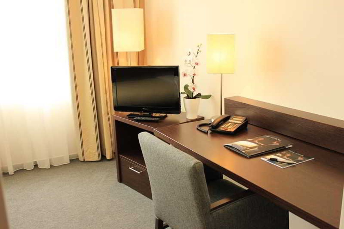 Luetzow-Room-9