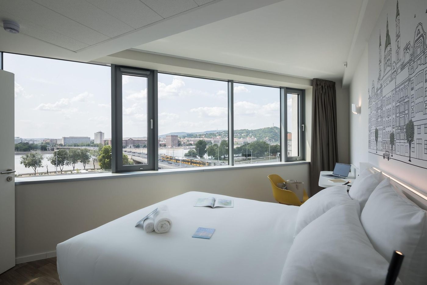 B-B-Hotel-Budapest-City-Room-28