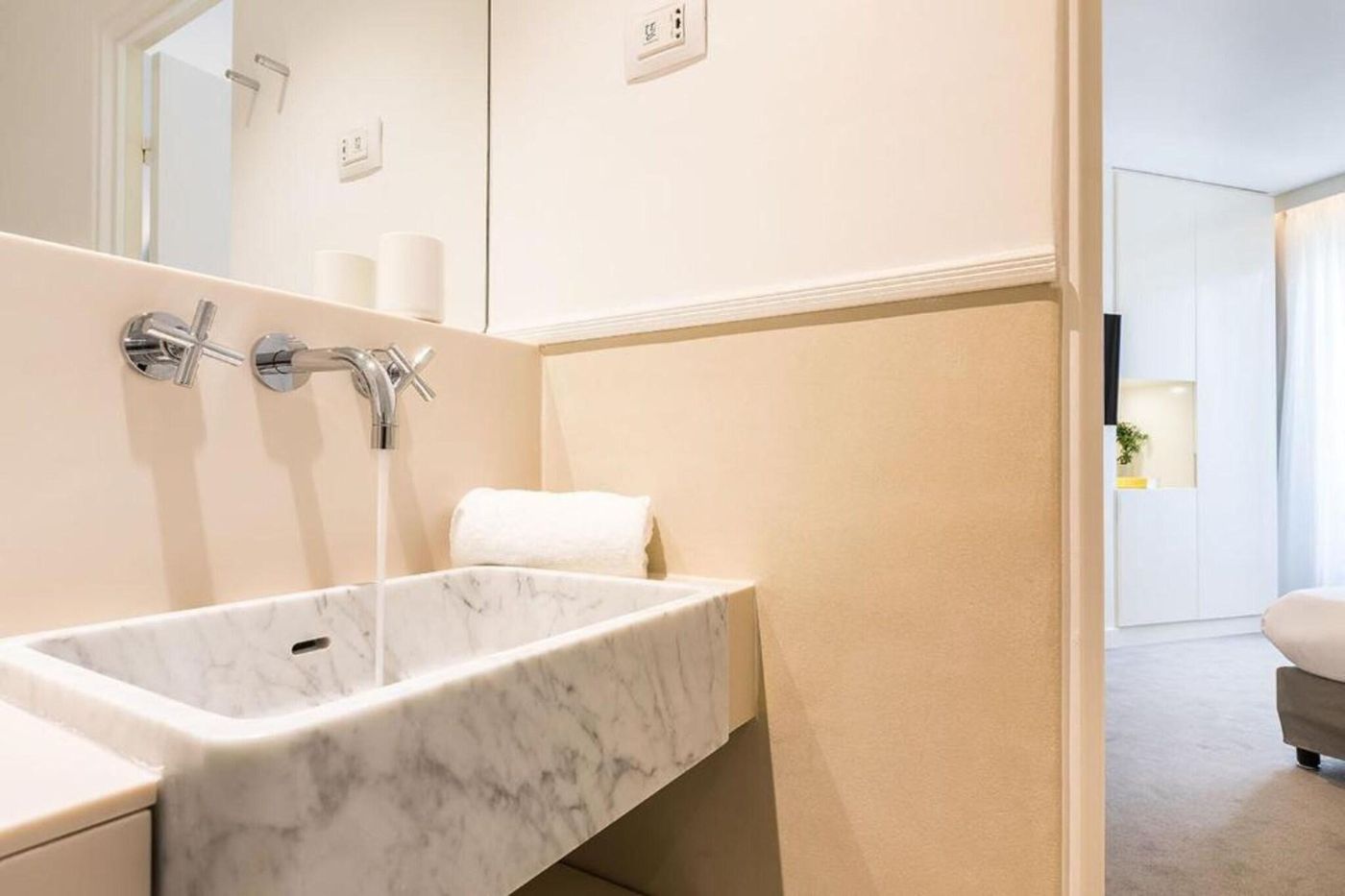 Le-Friedland-Room-34