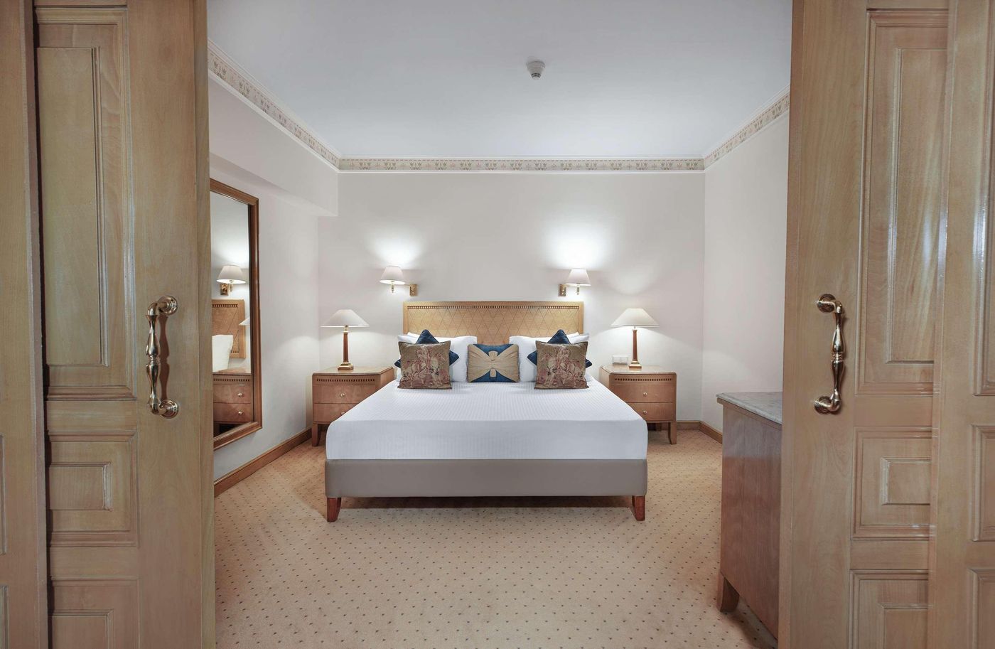 Steigenberger-Nile-Palace-Luxor-Room-53