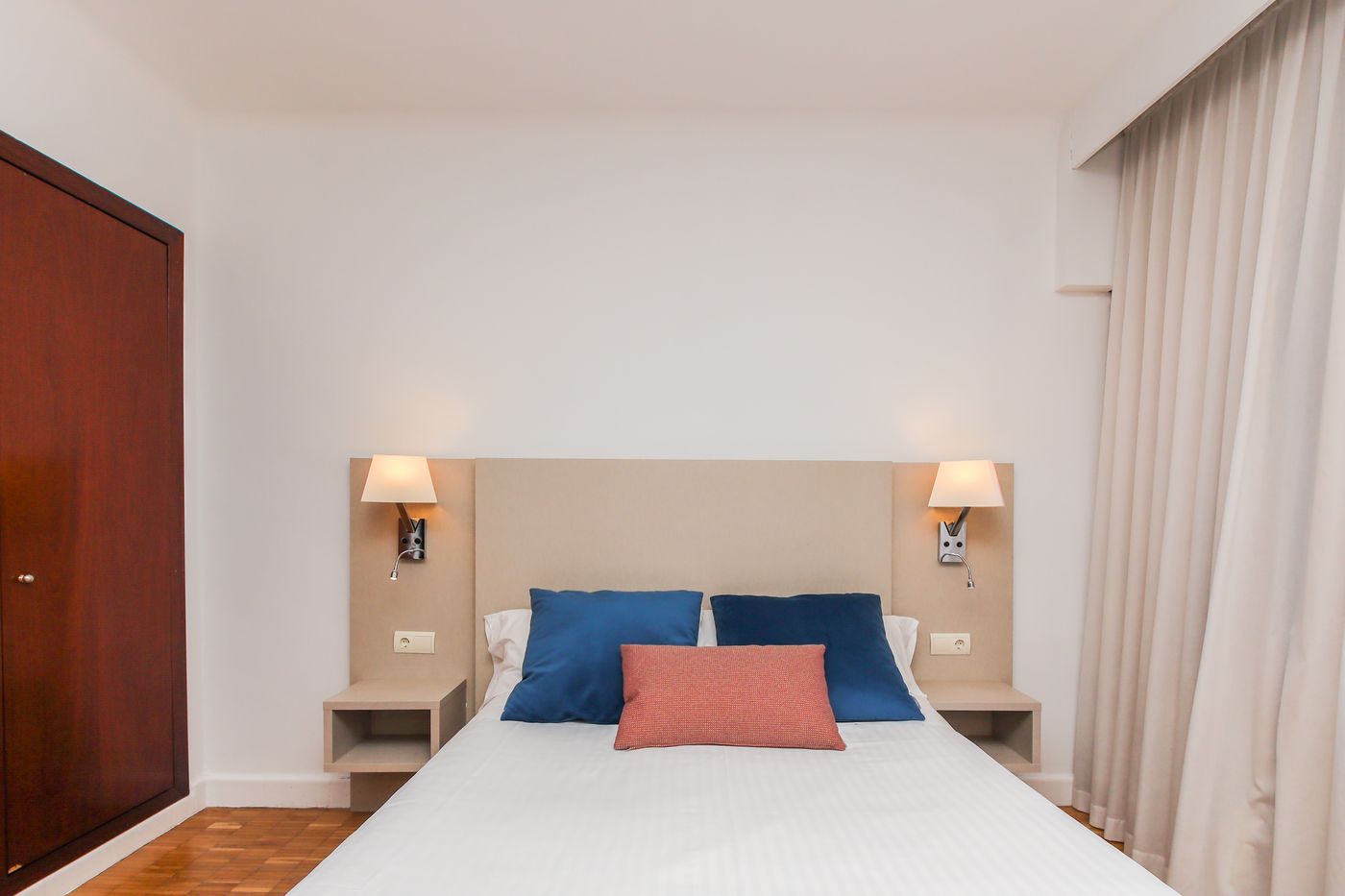 Lauria-Room-20