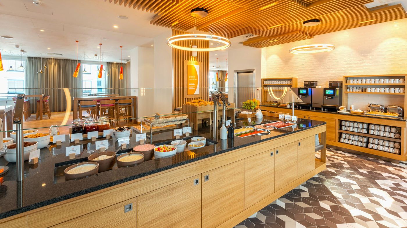 Holiday-Inn-Express-Munich-City-West-Restaurant-41