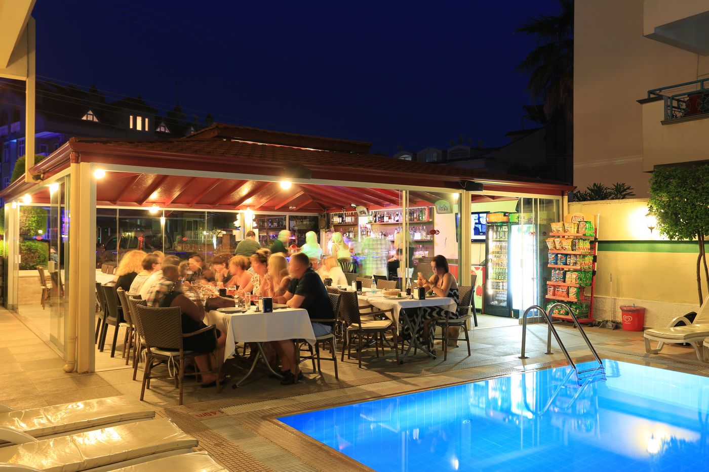 Amaris-Apartments-Restaurant-14