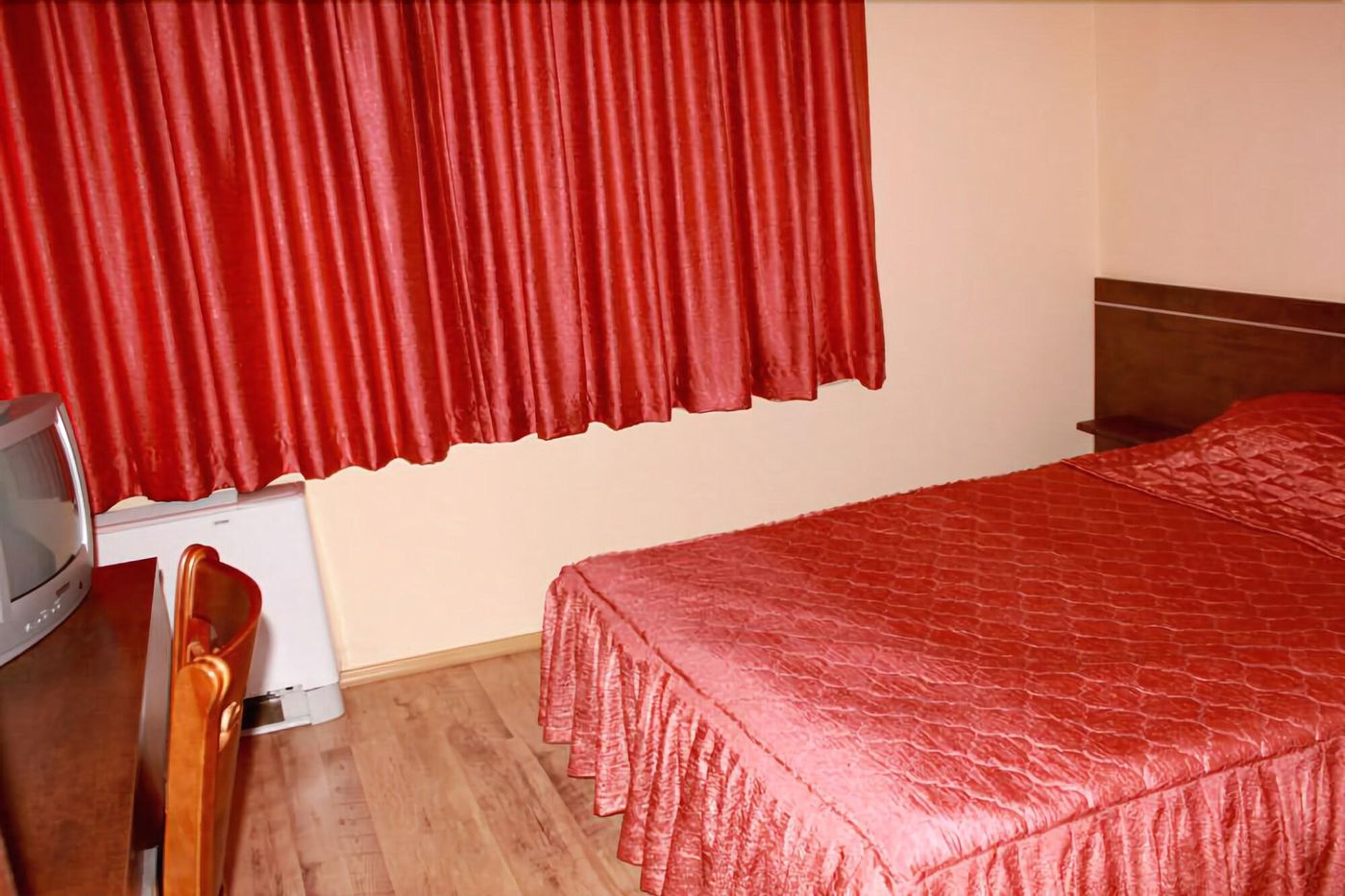 Alafrangite-Hotel-Room-12