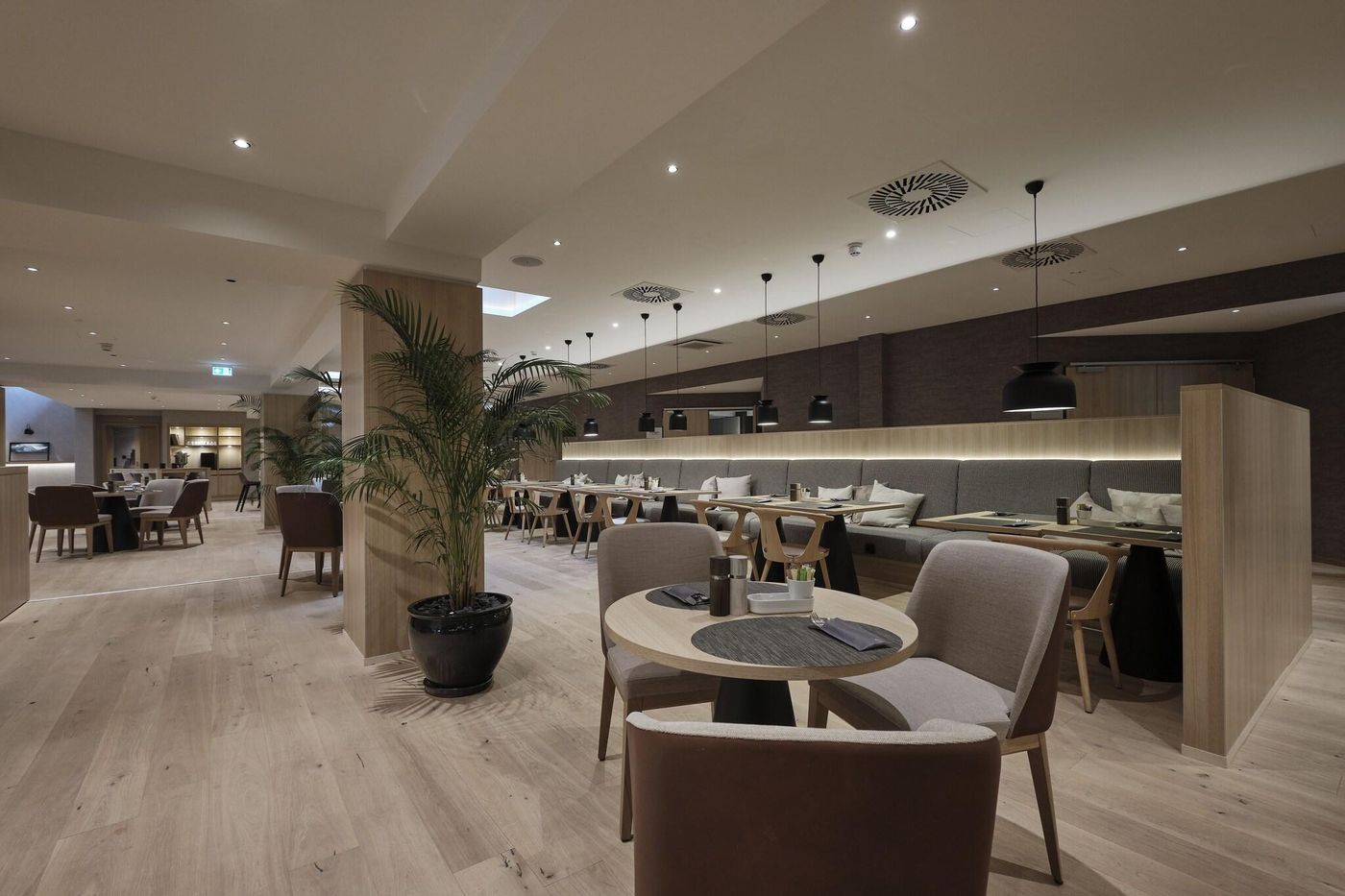 Ac-Hotel-By-Marriott-Berlin-Humboldthain-Park-Restaurant-16