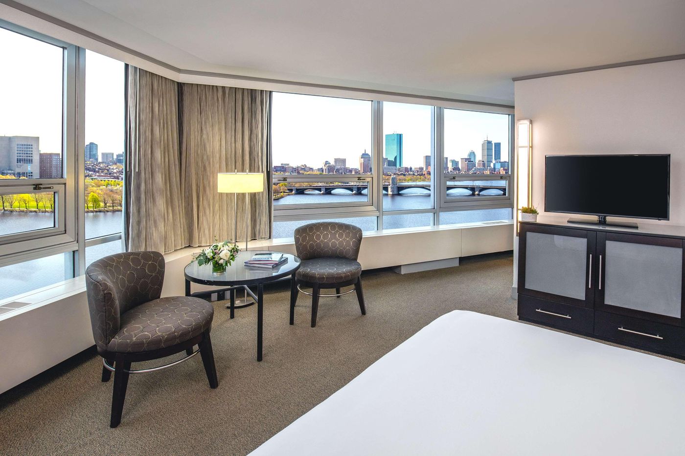 The-Royal-Sonesta-Boston-Room-9
