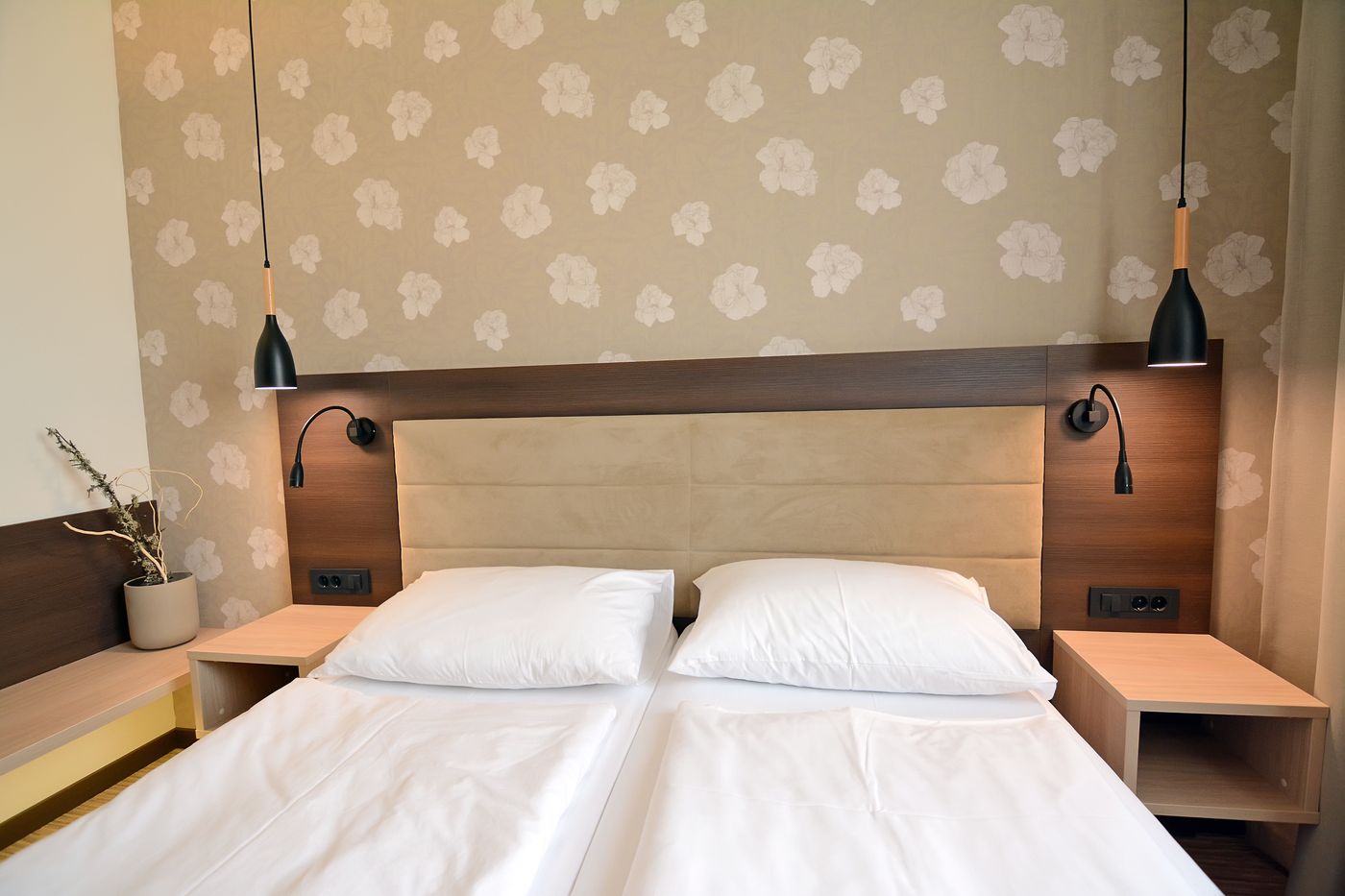 Gallus-Croatia-ZAGREB-Room-8